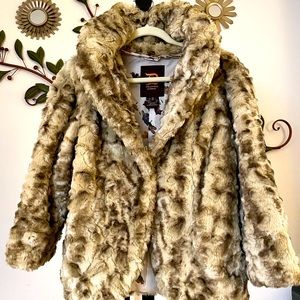 DollHouse - Faux Fur
